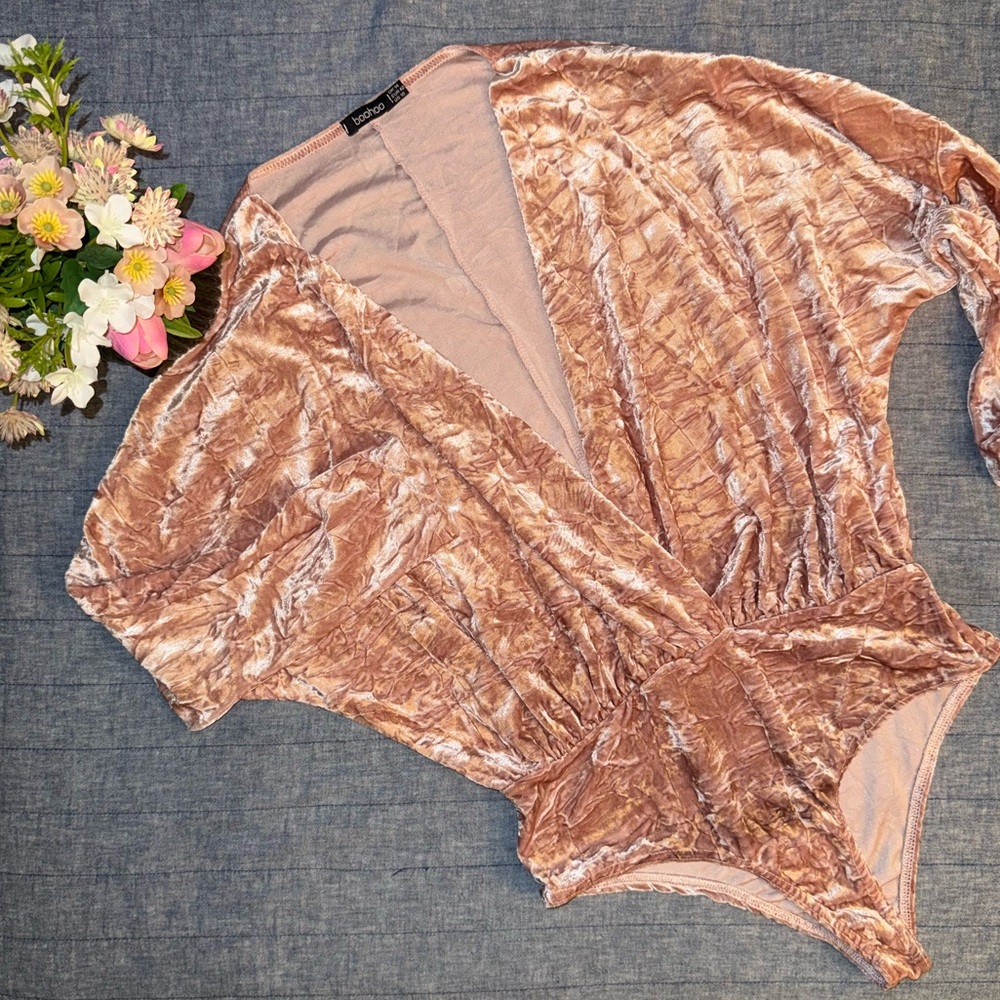 Boohoo crushed velvet blush bodysuit